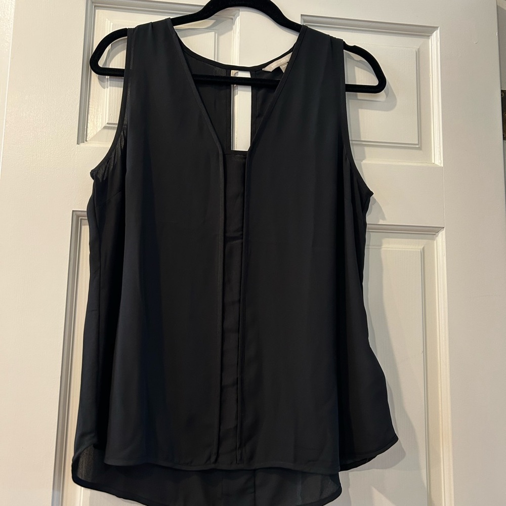 Banana Republic NWOT Black Sleeveless V-Neck Women's Top